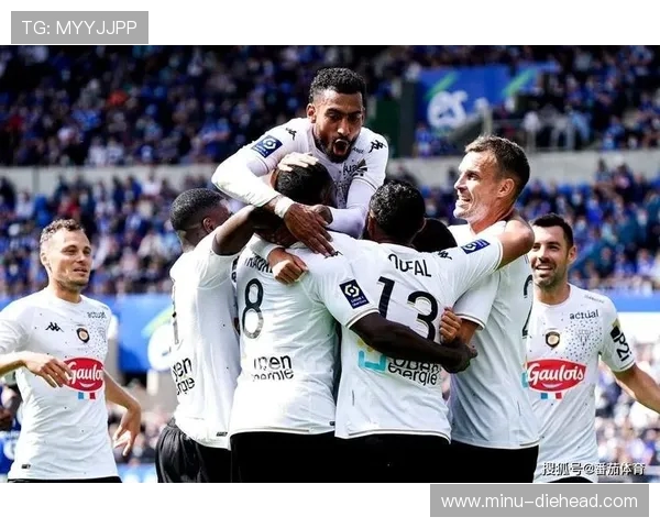 法甲2025赛季发展趋势全面分析：变革与挑战并存的征程